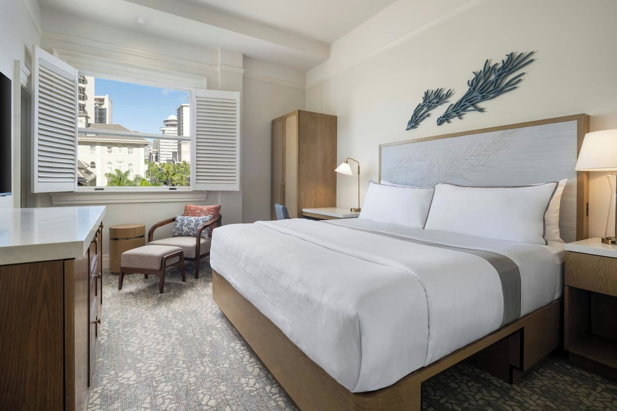 Banyan City View 1 King or 1 Queen, Newly Renovated