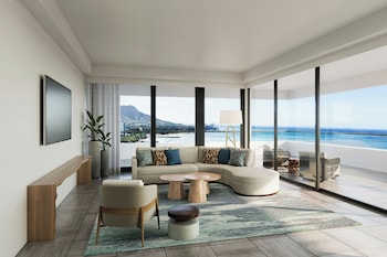 1 bedroom, premium bedding, pillowtop beds, in-room safe at Moana Surfrider, A Westin Resort & Spa, Waikiki Beach