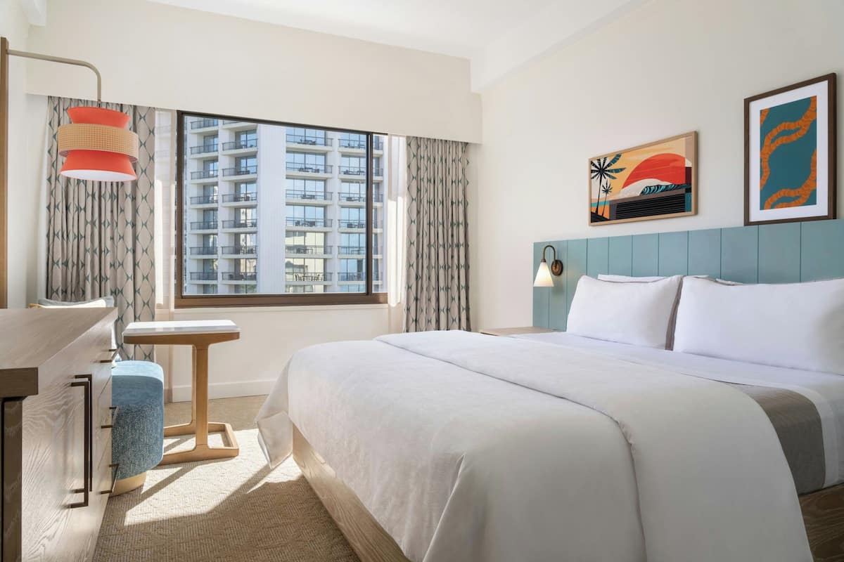 Surfrider City View, 1 King or 1 Queen, Newly Renovated | Premium bedding, pillowtop beds, in-room safe, desk