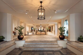 Hotel entrance and lobby at Moana Surfrider, A Westin Resort & Spa, Waikiki Beach