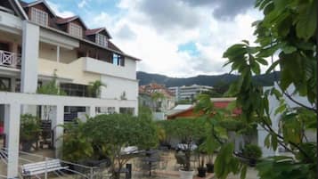 Khuôn viên nơi lưu trú