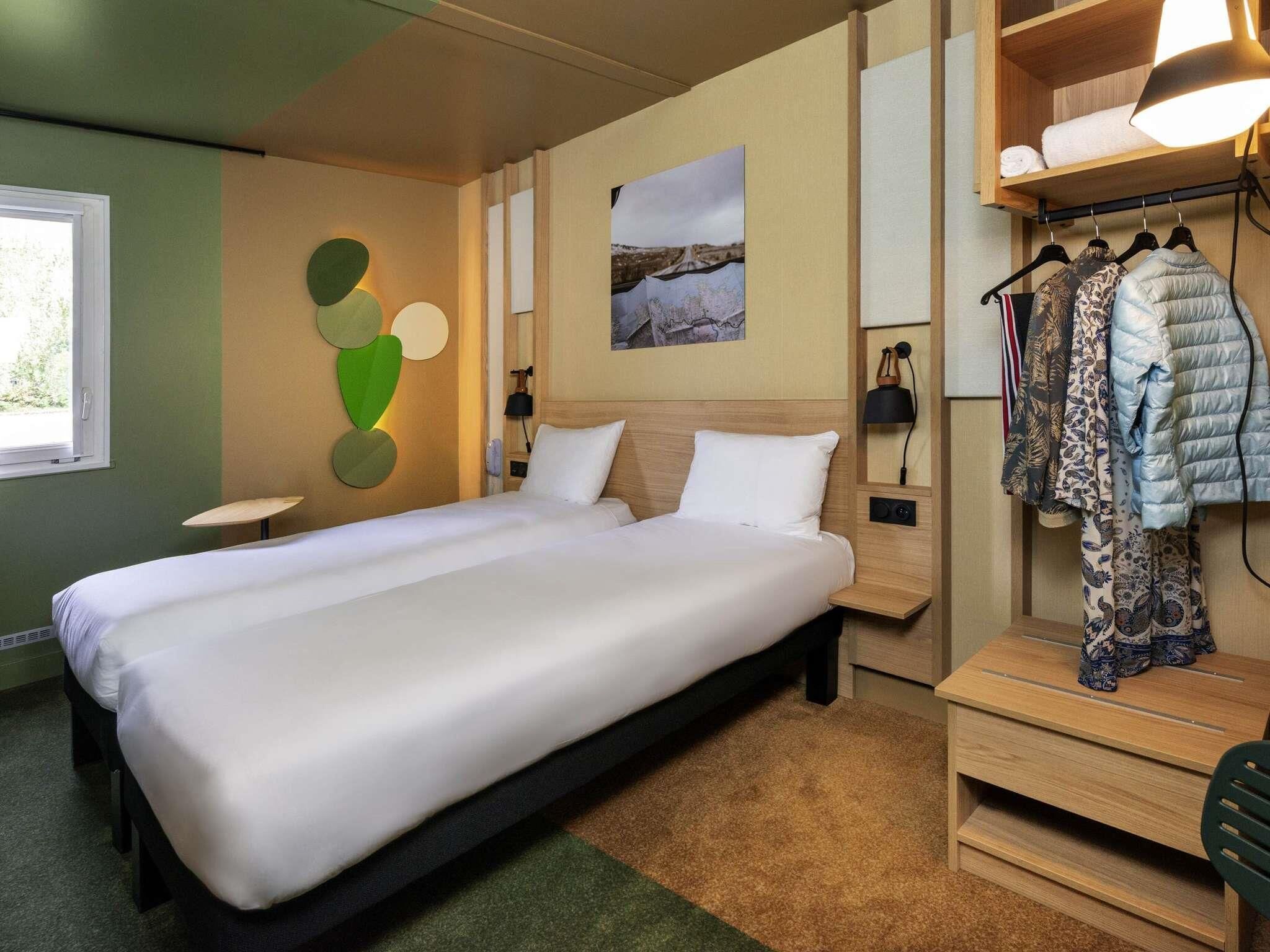 Kamar Klasik, 2 Tempat Tidur Twin | Seprai premium, ruang kerja ramah laptop, dan kedap suara