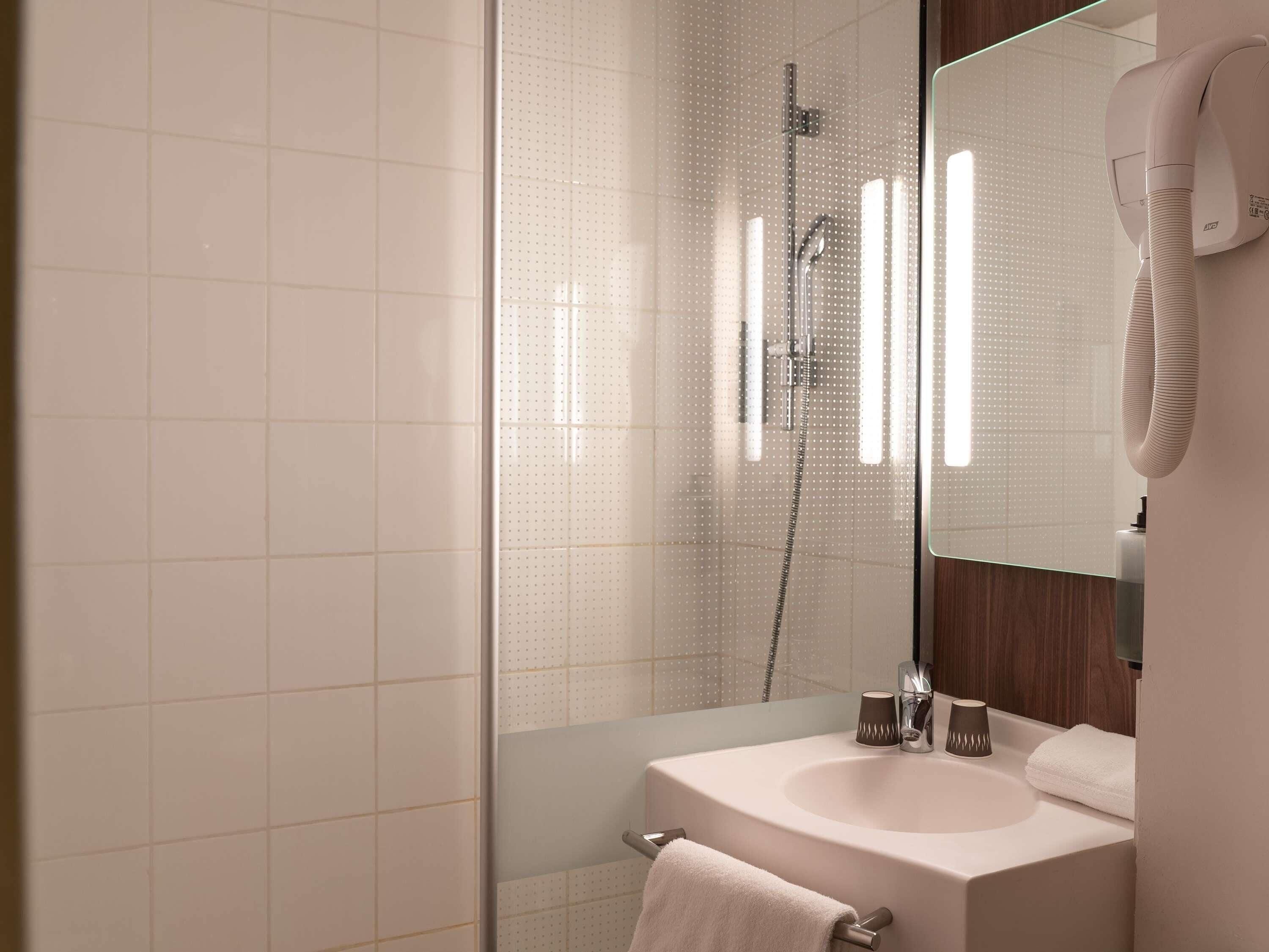 高档床上用品、笔记本电脑工作区、隔音、熨斗/熨板