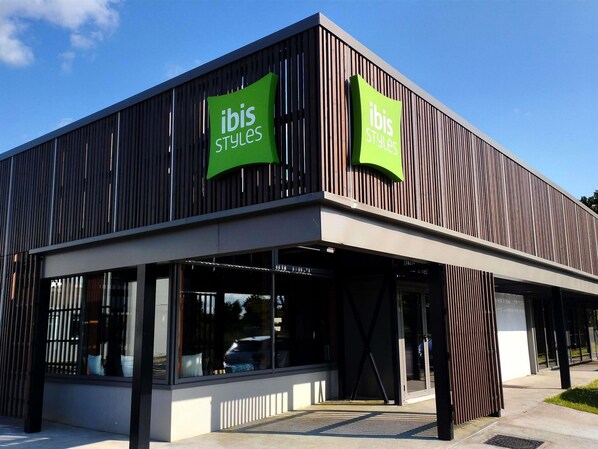 Exterior - Ibis Styles Rouen Parc Expo Zenith (Saint-Etienne-du-Rouvray)