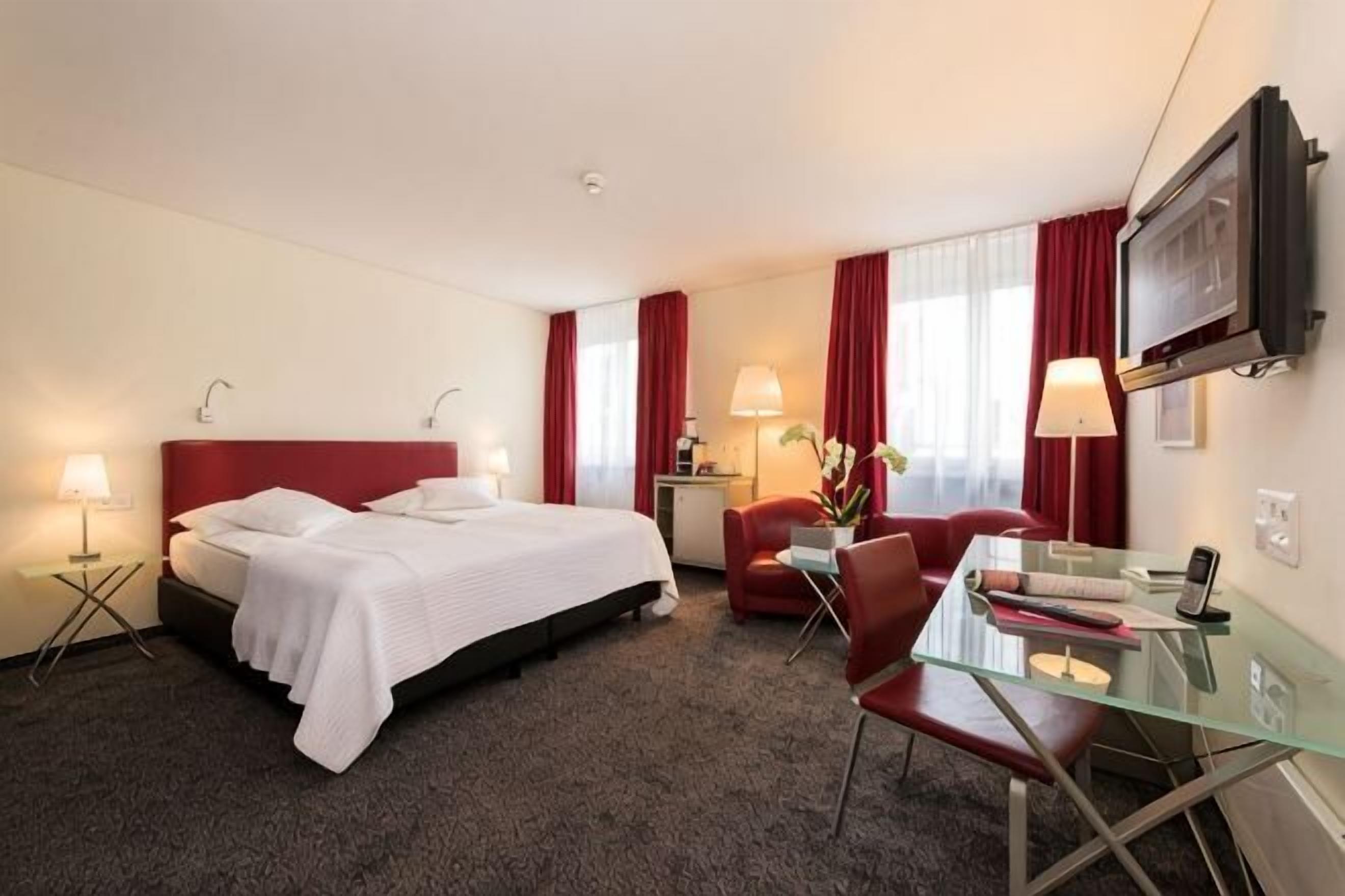 1 chambre, literie de qualité, minibar, coffre-fort