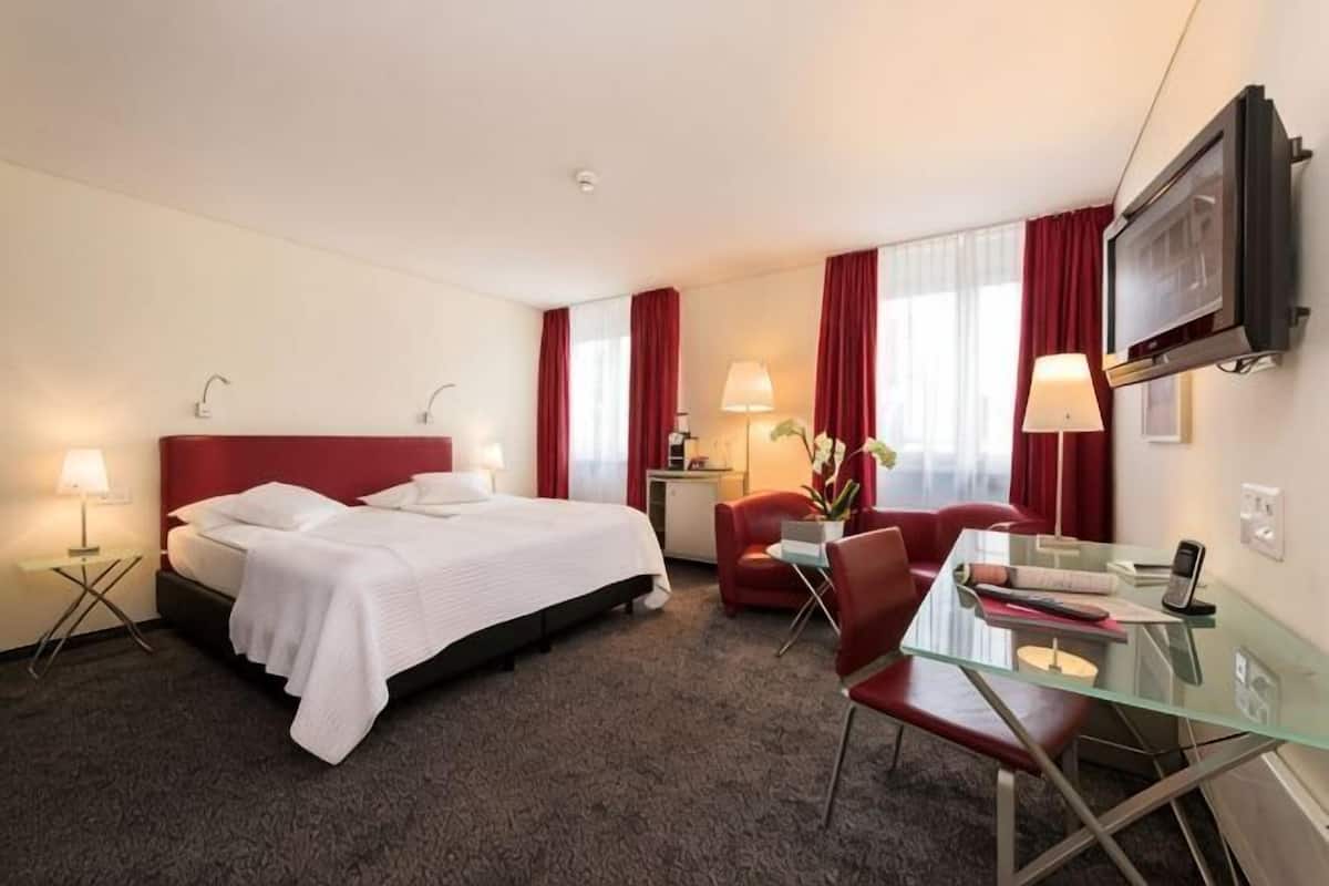 1 soverom, sengetøy av topp kvalitet, minibar og safe på rommet