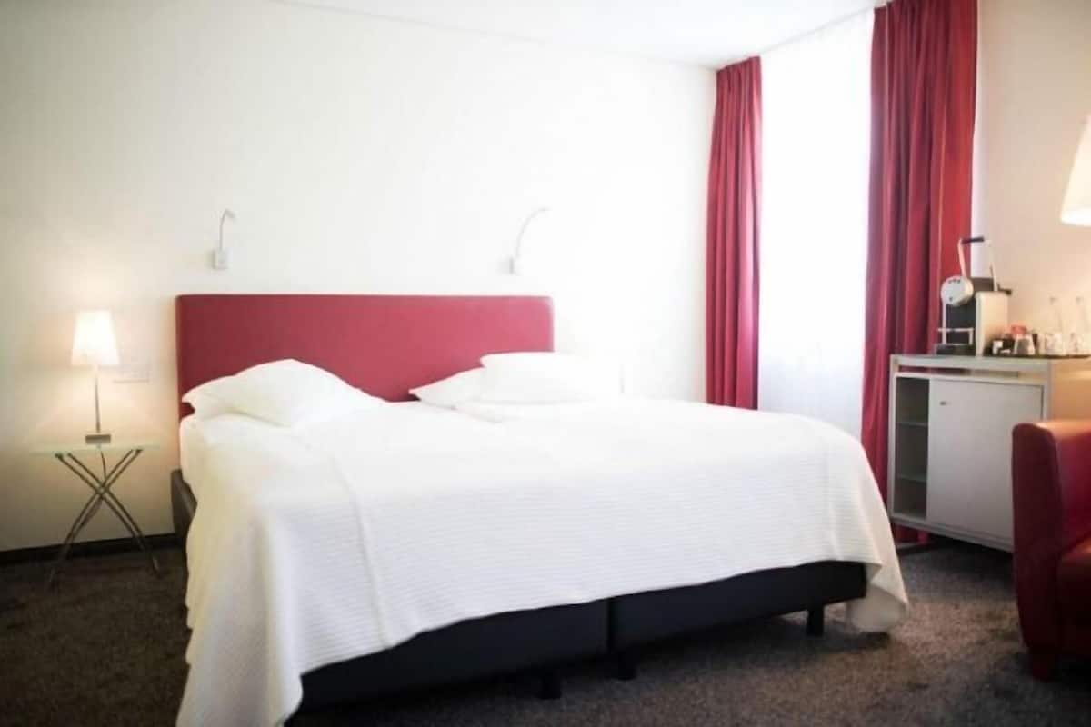1 soverom, sengetøy av topp kvalitet, minibar og safe på rommet