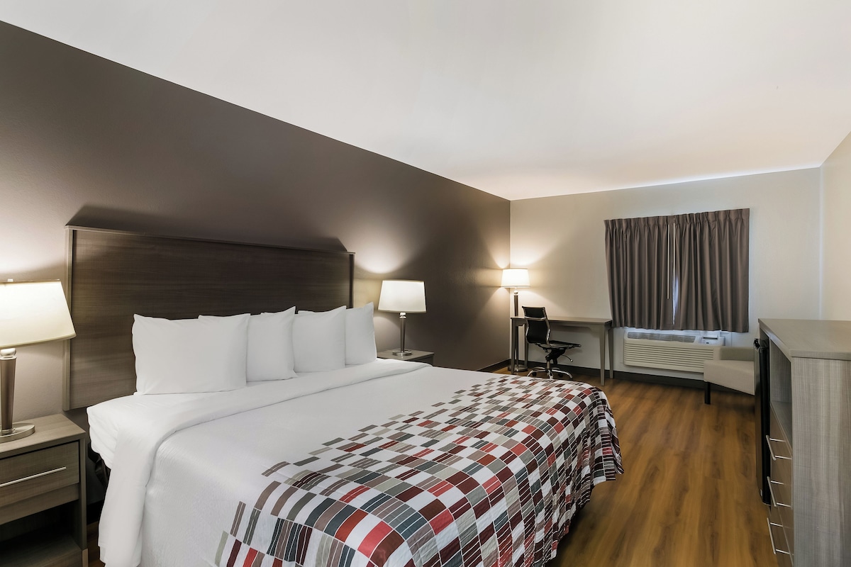 Habitación superior, 1 cama King size, para no fumadores | Cortinas blackout, wifi gratis y ropa de cama 