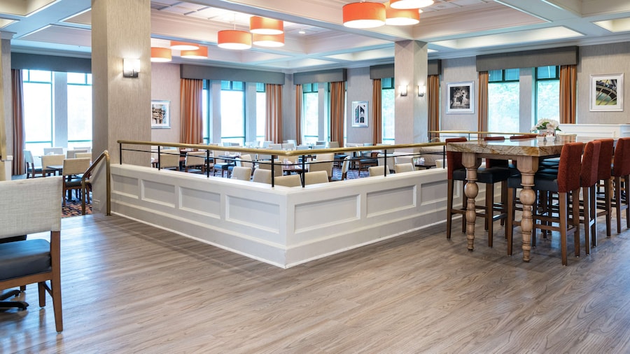 DoubleTree Suites by Hilton Hotel Philadelphia West