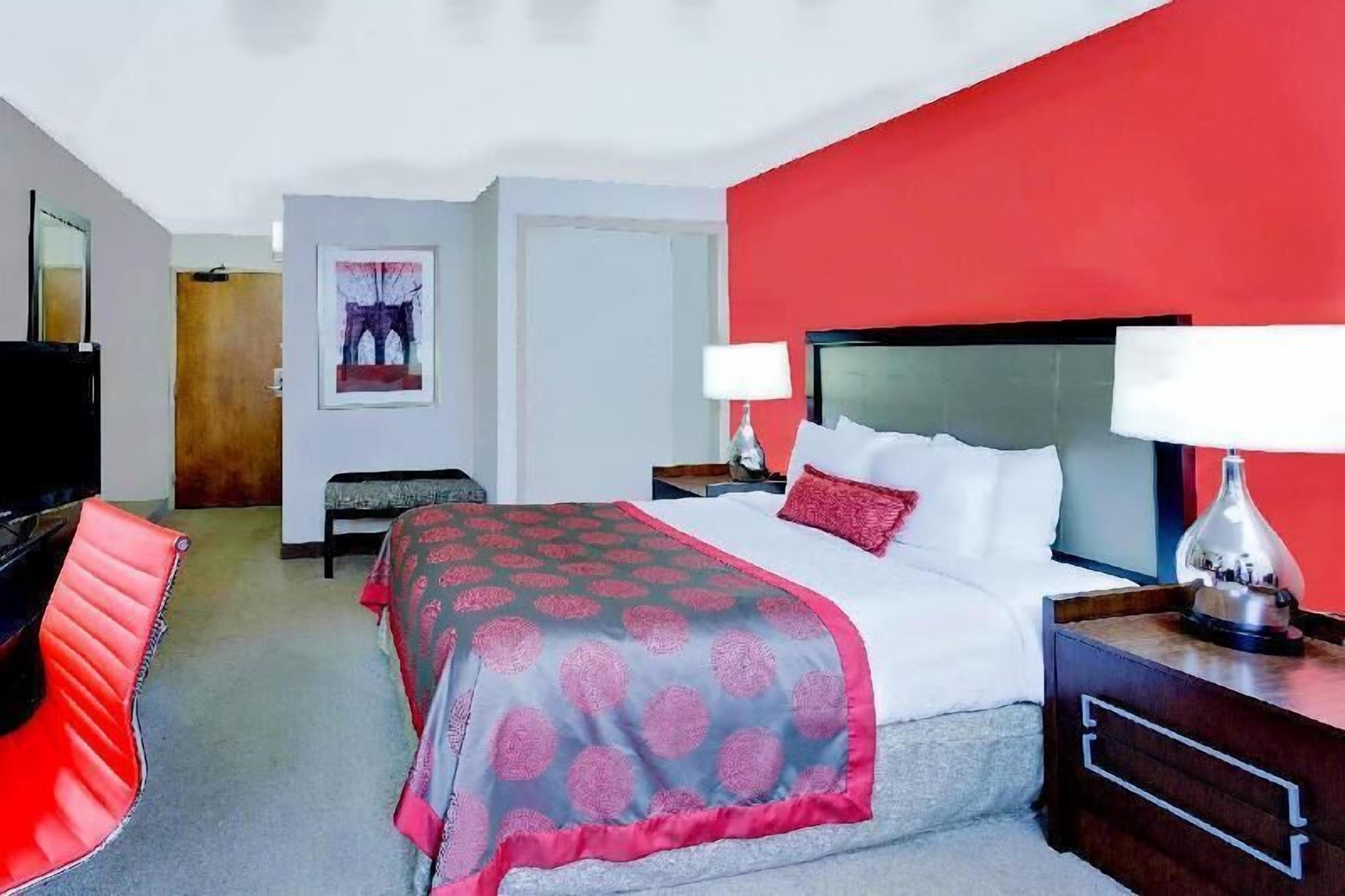 Desk, iron/ironing board, free WiFi, bed sheets