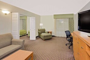Suite, 1 Bedroom, Non Smoking (2 Queen Beds) | Desk, iron/ironing board, free WiFi, bed sheets