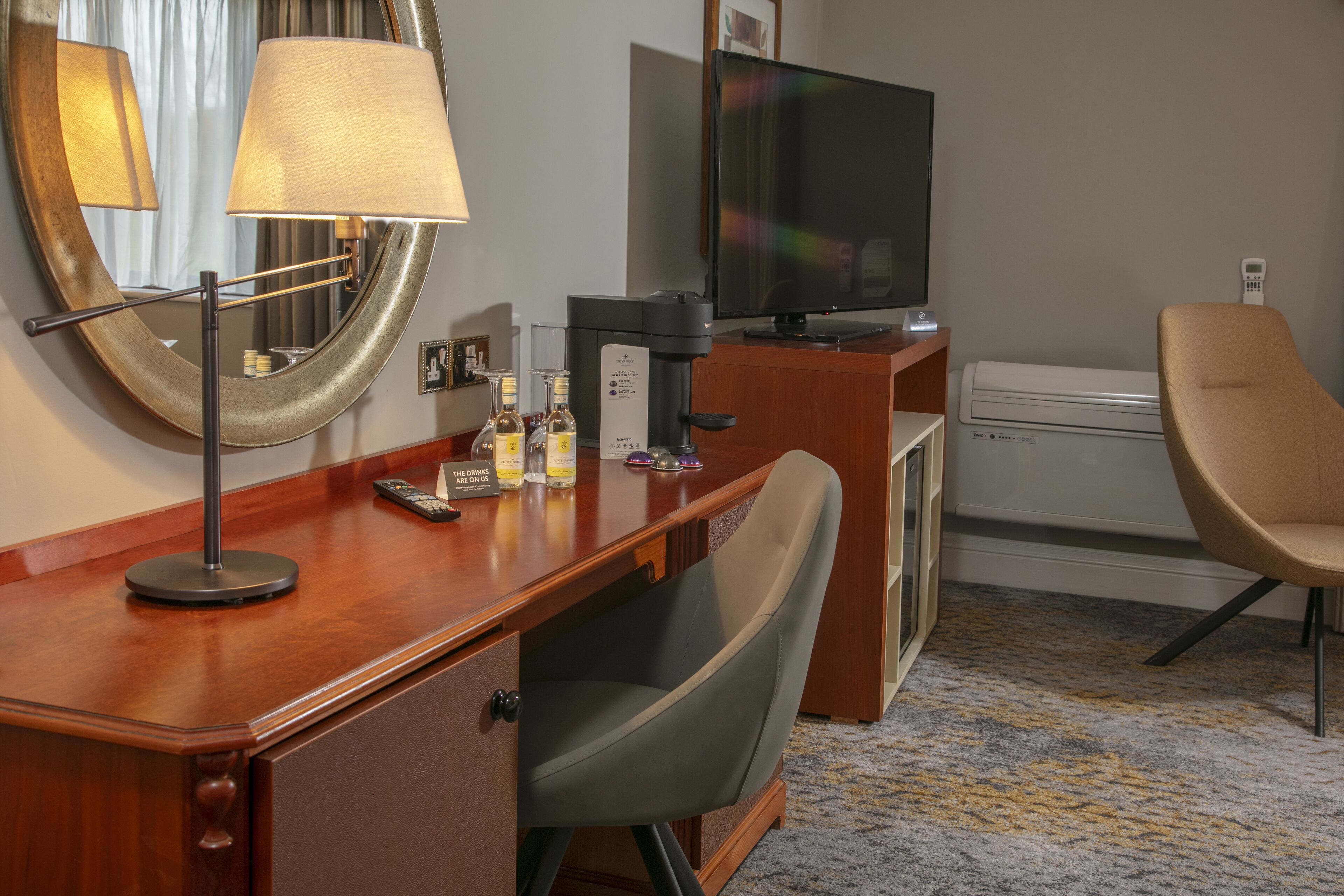 superior king room | 1 bedroom, hypo-allergenic bedding, in-room safe, desk