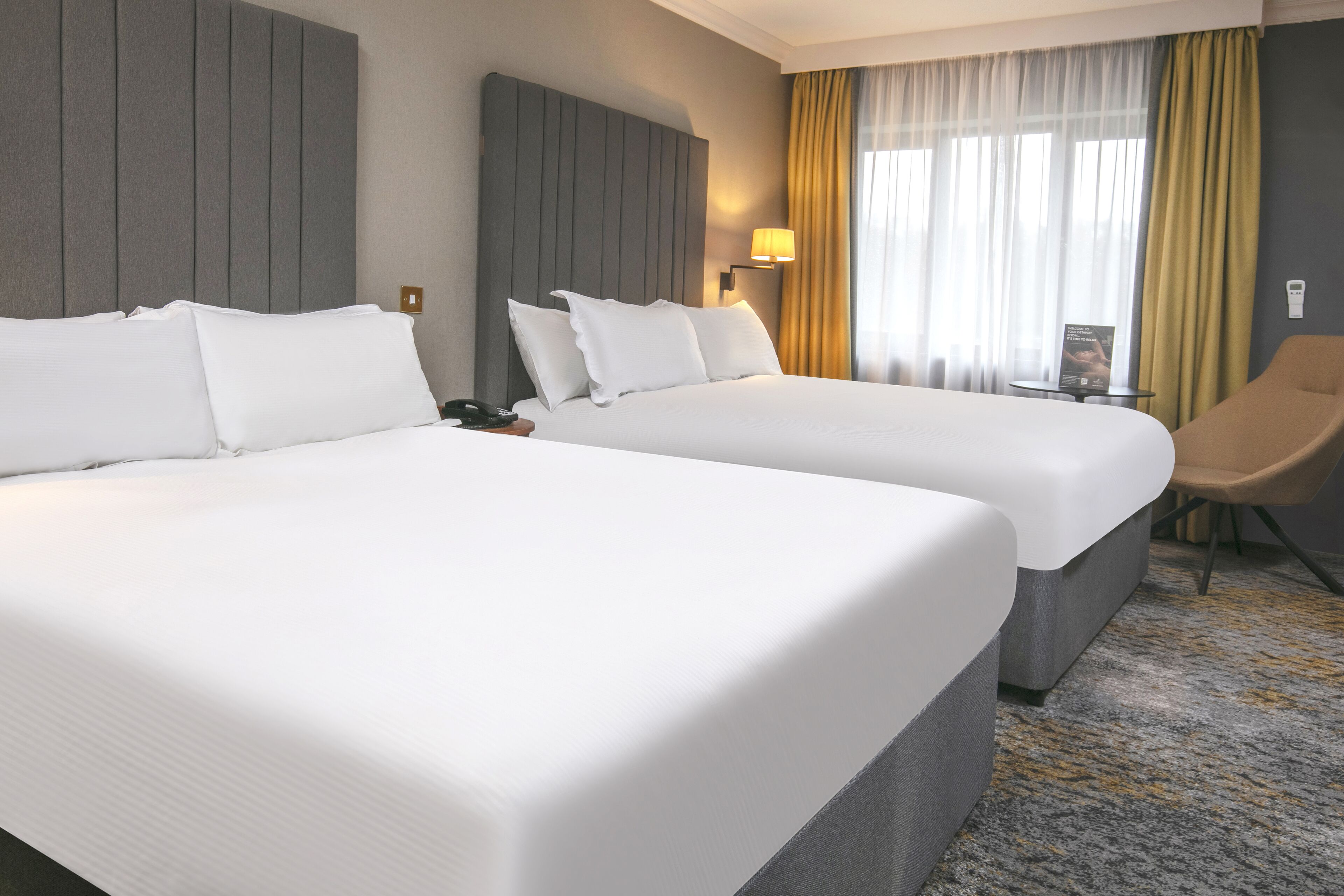 deluxe twin room | 1 bedroom, hypo-allergenic bedding, in-room safe, desk