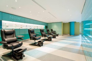 Sauna, hot tub, steam room, Turkish bath/hammam, body treatments