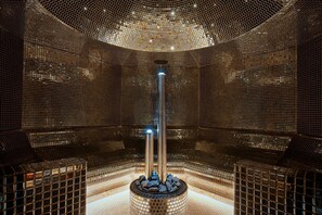 Bastu, bubbelpool, ångbastu, turkiskt bad/hamam och kroppsbehandlingar