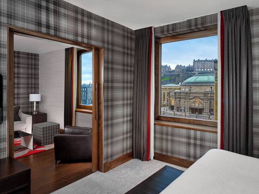 Club Suite, 1 Katil Raja (King) | Peralatan tempat tidur premium, bar mini, peti besi dalam bilik