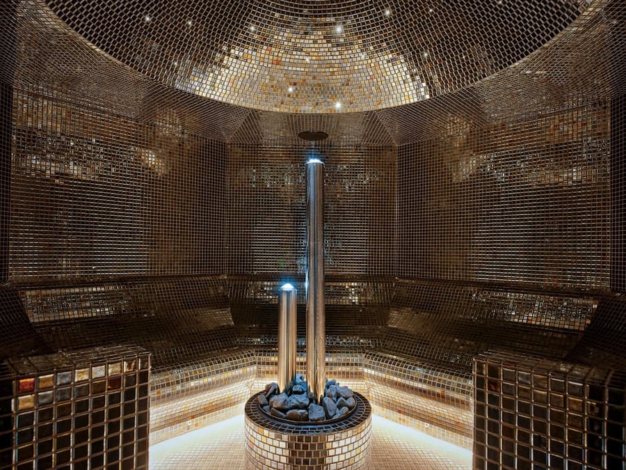 Badstue, boblebad, dampbad, tyrkisk bad/hamam og kroppsbehandlinger