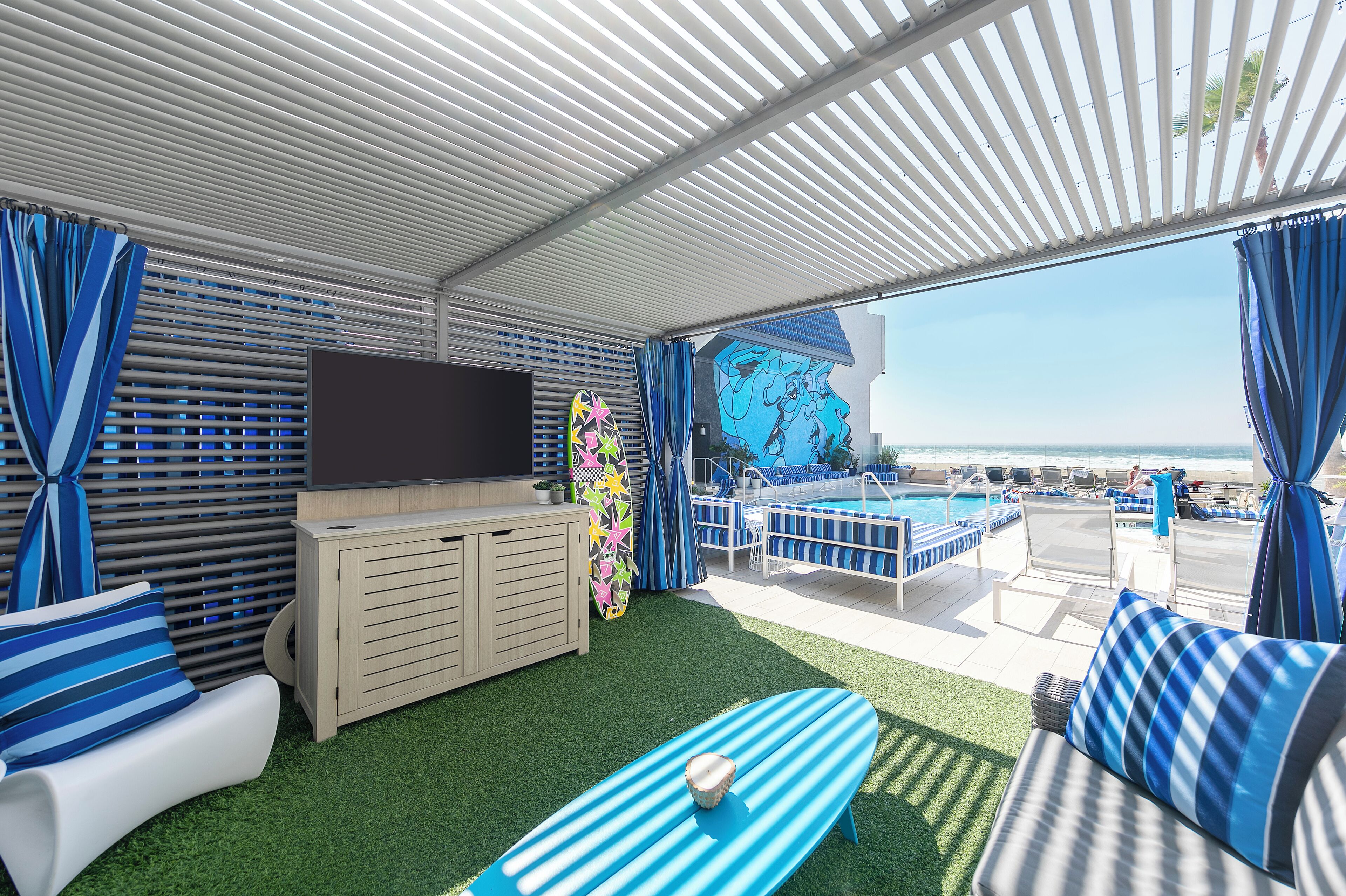 Suite Premium, 1 très grand lit, véranda, vue piscine | Vue sur la plage/l’océan