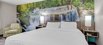 Clarion Pointe Near Erie Casino