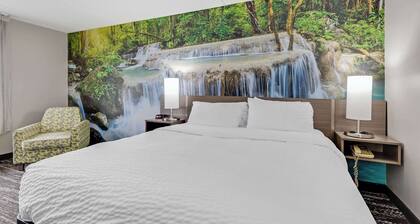 Clarion Pointe Near Erie Casino