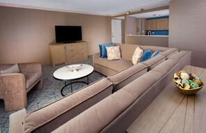 Suite (North Shore Suite with Parlor) | 1 bedroom, premium bedding, pillowtop beds, in-room safe