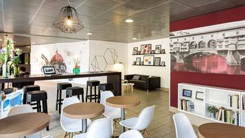 Daily buffet breakfast (EUR 7.9 per person)