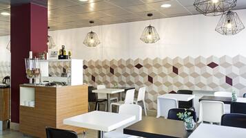 Daily buffet breakfast (EUR 7.9 per person)