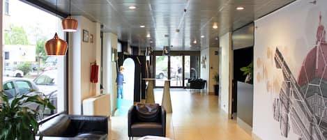 Coin salon dans le hall