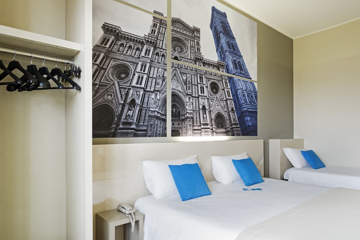 quadruple room, non smoking | 1 bedroom, in-room safe, desk, soundproofing