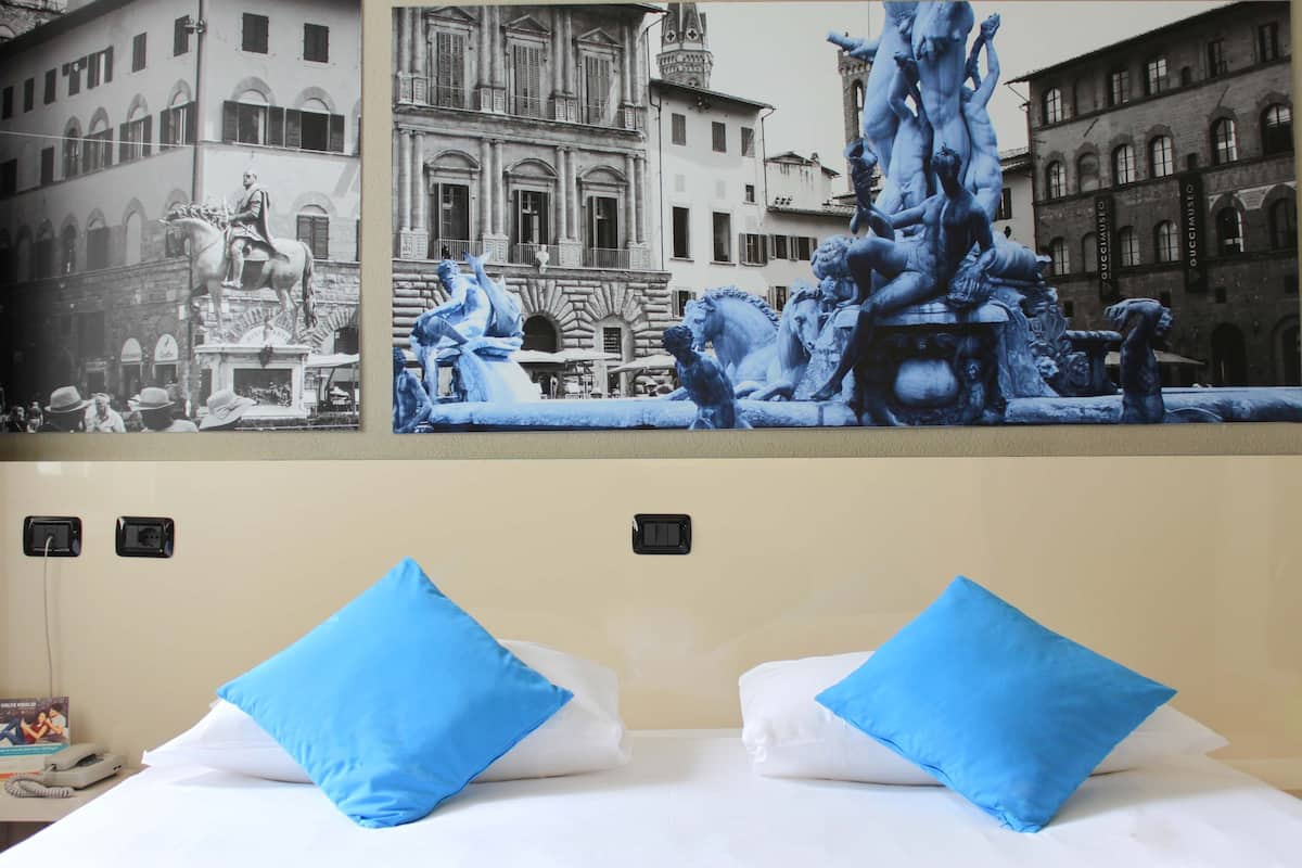 Double Room, Non Smoking | In-room safe, desk, soundproofing, free cots/infant beds