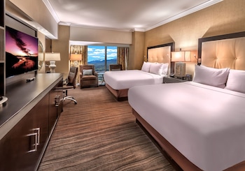 2 Queen Beds with View, Non-Smoking | Down comforters, pillowtop beds, in-room safe, desk at Atlantis Casino Resort Spa