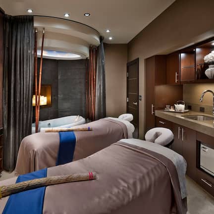 Couples treatment rooms, sauna, hot tub, steam room, body treatments