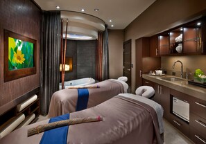 Couples treatment room(s), sauna, hot tub, steam room, body treatments