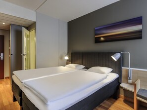 Quarto standard, 2 camas de solteiro | Roupas de cama antialérgicas, camas com colchões pillow-top