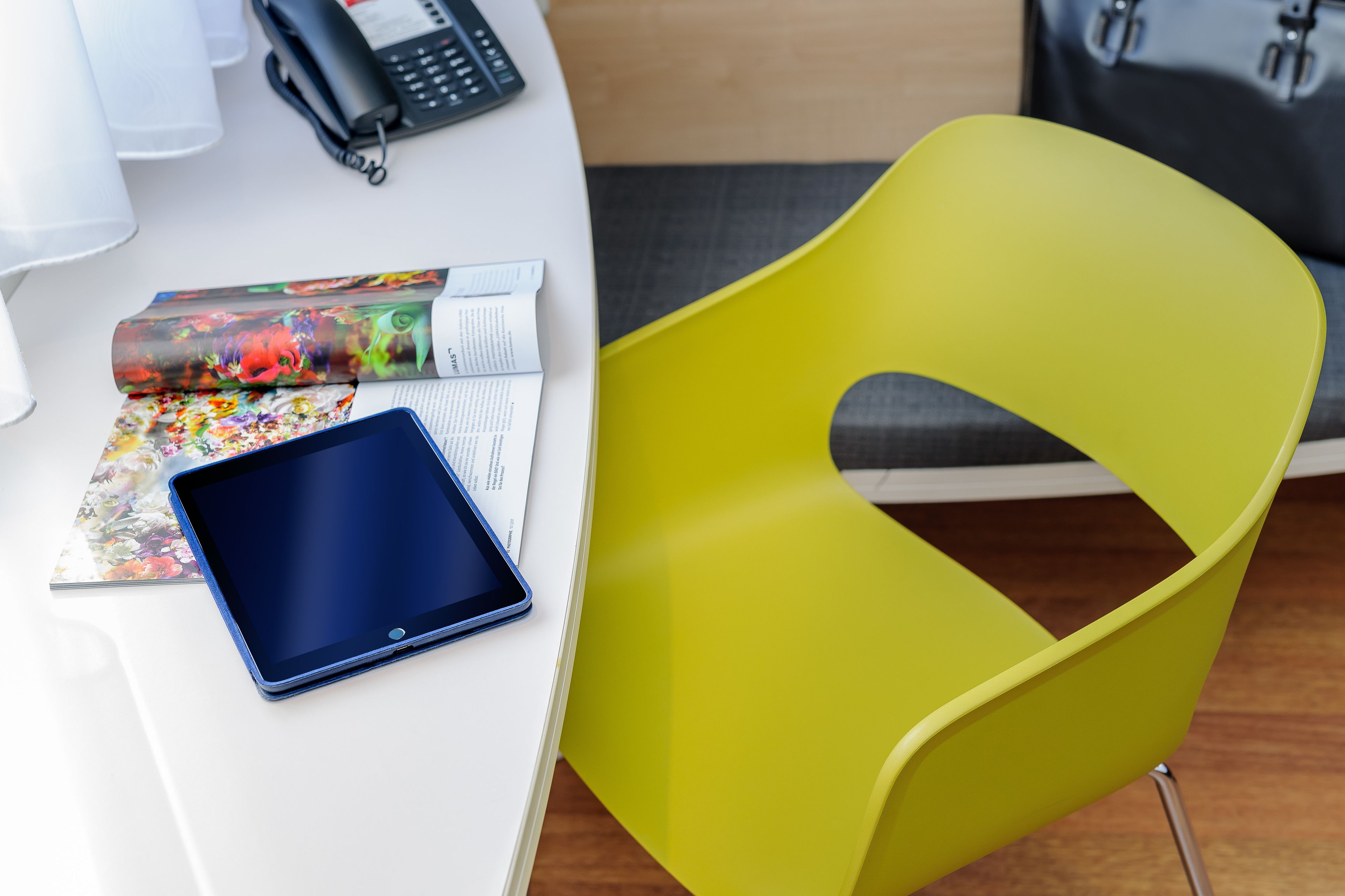 22-inch flat-screen tv with satellite channels, tv