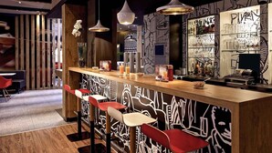 Bar (on property) - ibis Bremen City Hotel (Bremen)