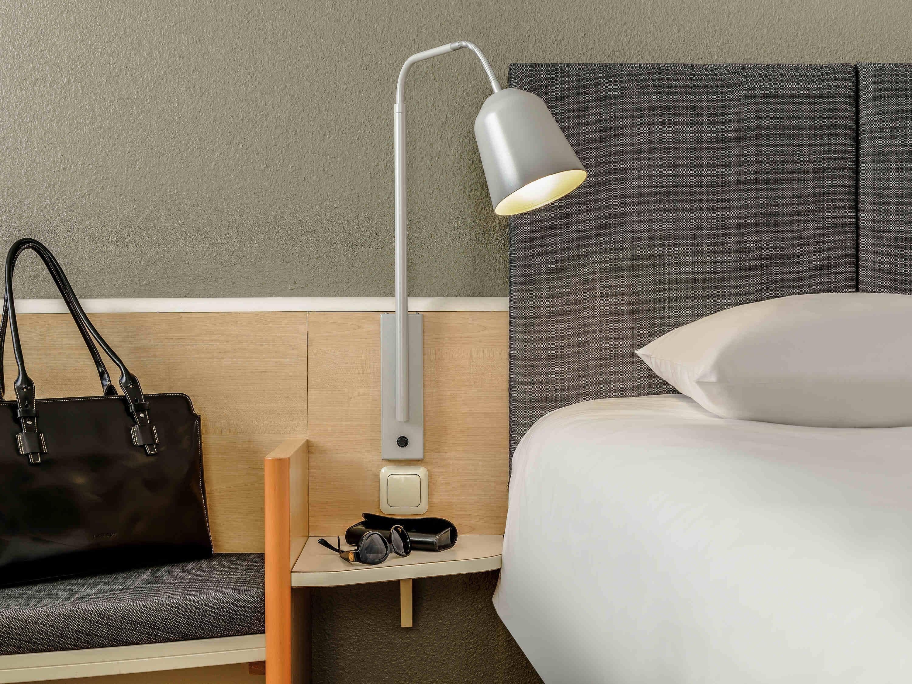 standard room, 2 single beds | hypo-allergenic bedding, pillow-top beds, desk, blackout curtains