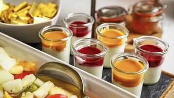 Desayuno buffet (EUR 18.00 por persona)