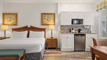 Premium Room, 1 King Bed with Sofa bed | Desk, iron/ironing board, free cribs/infant beds, free WiFi