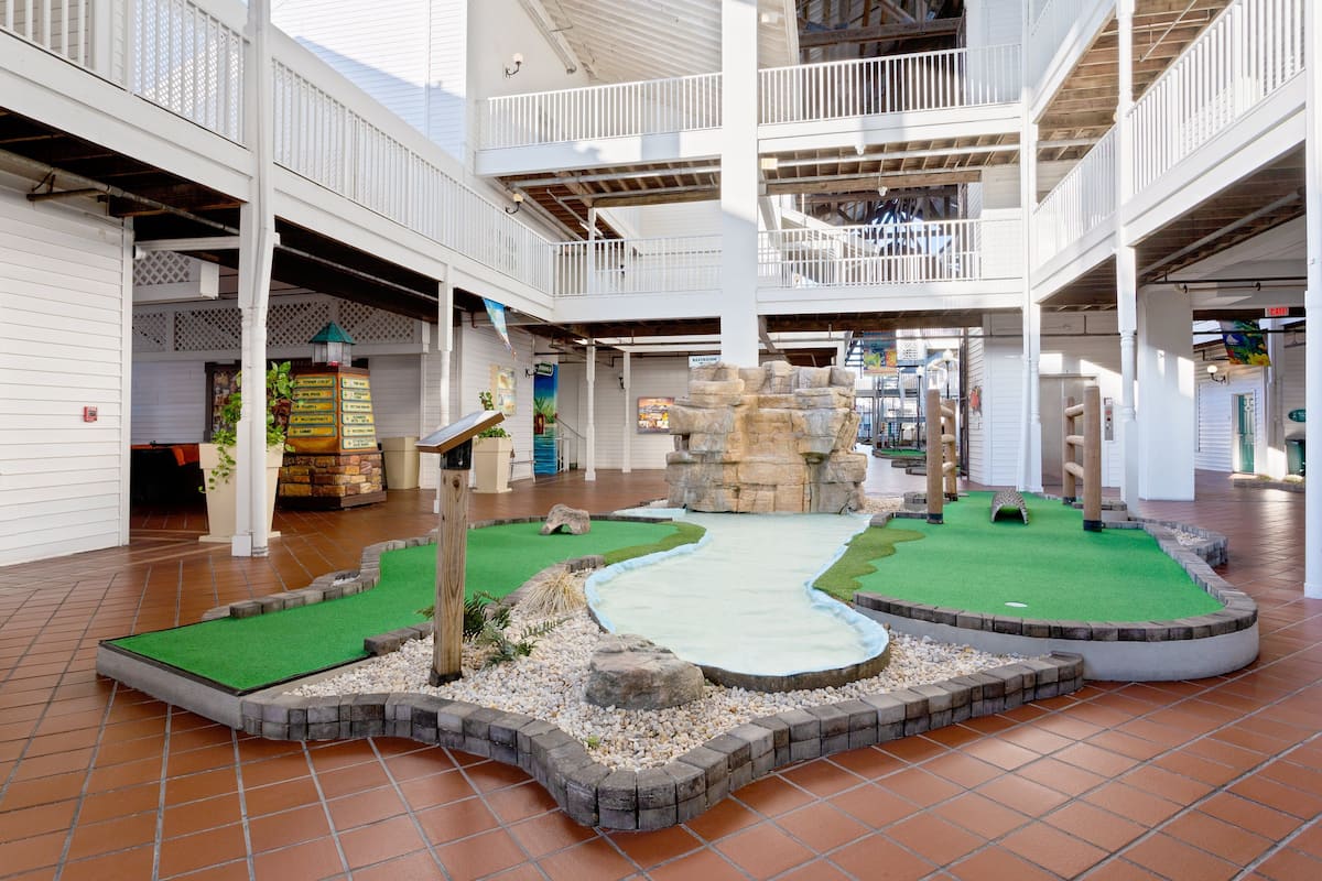 Mini-golf