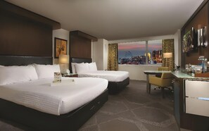 Premium bedding, pillow-top beds, minibar, in-room safe - Mirage Las Vegas (Las Vegas)
