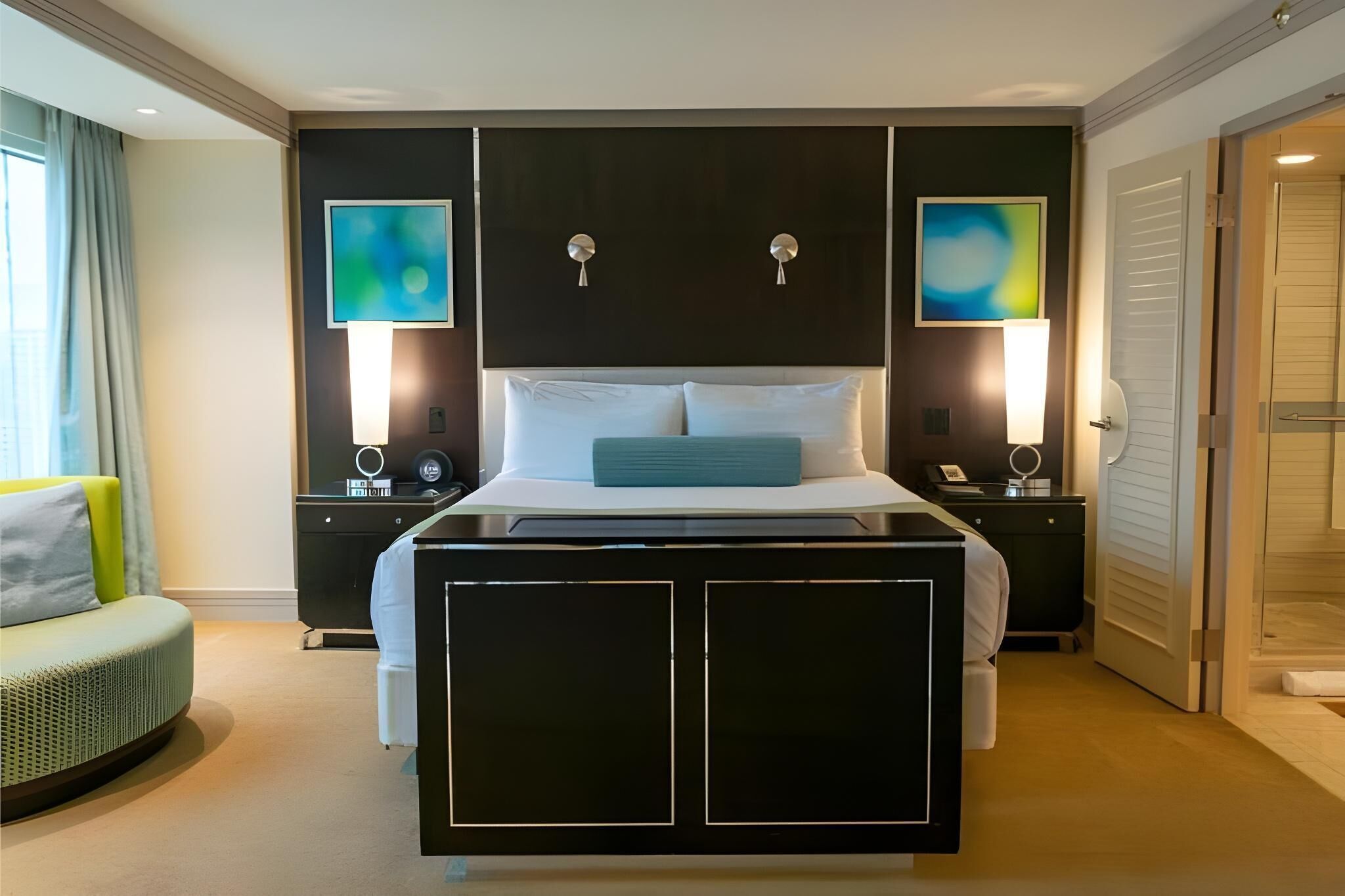 Ropa de cama de alta calidad, colchones con acolchado adicional, minibar