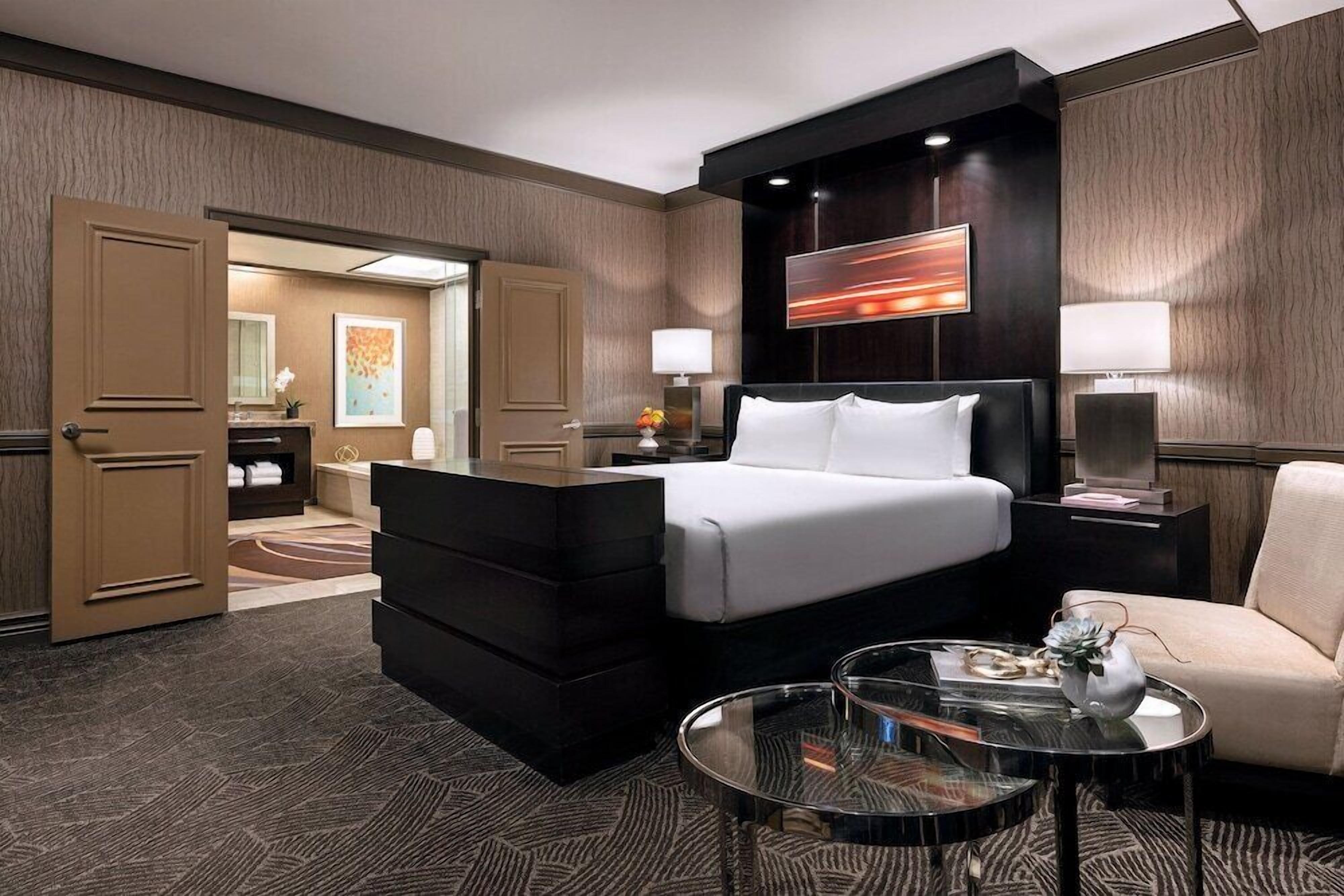 Premium bedding, pillowtop beds, minibar, in-room safe