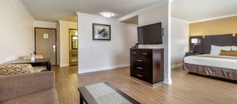 Best Western Plus South Bay Hotel