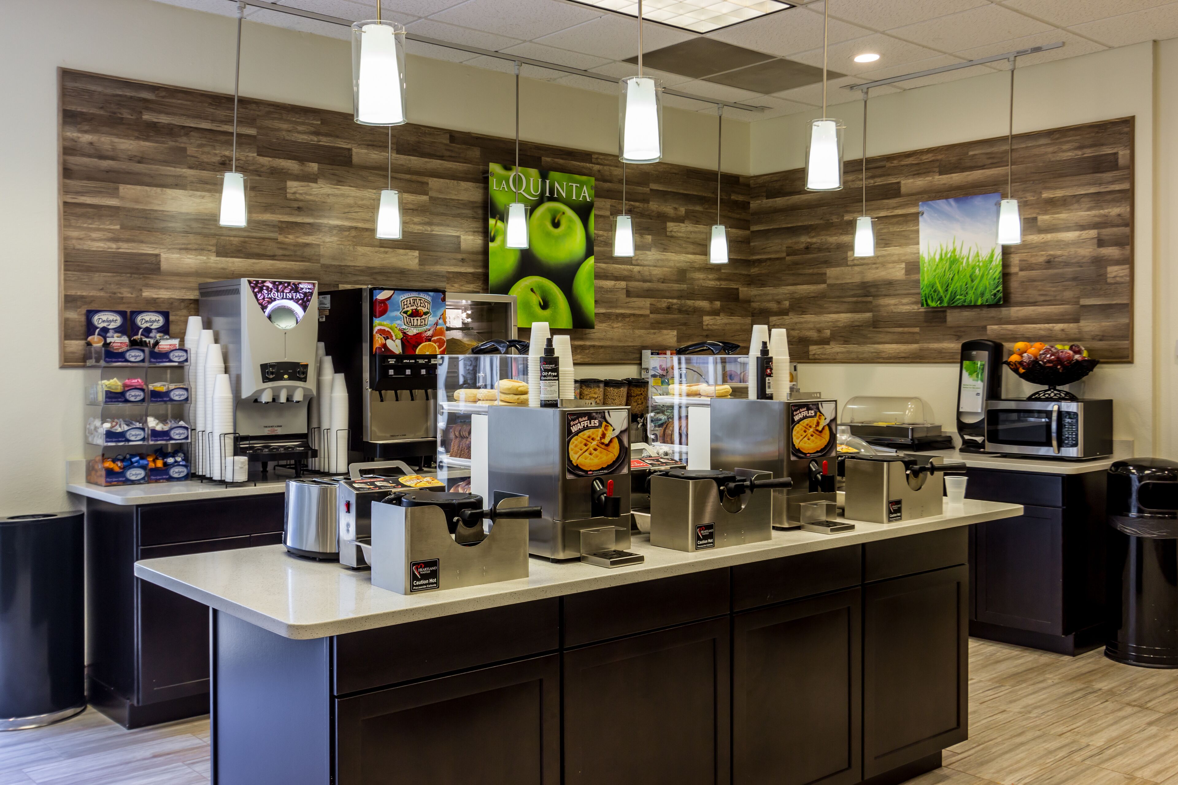 free daily continental breakfast