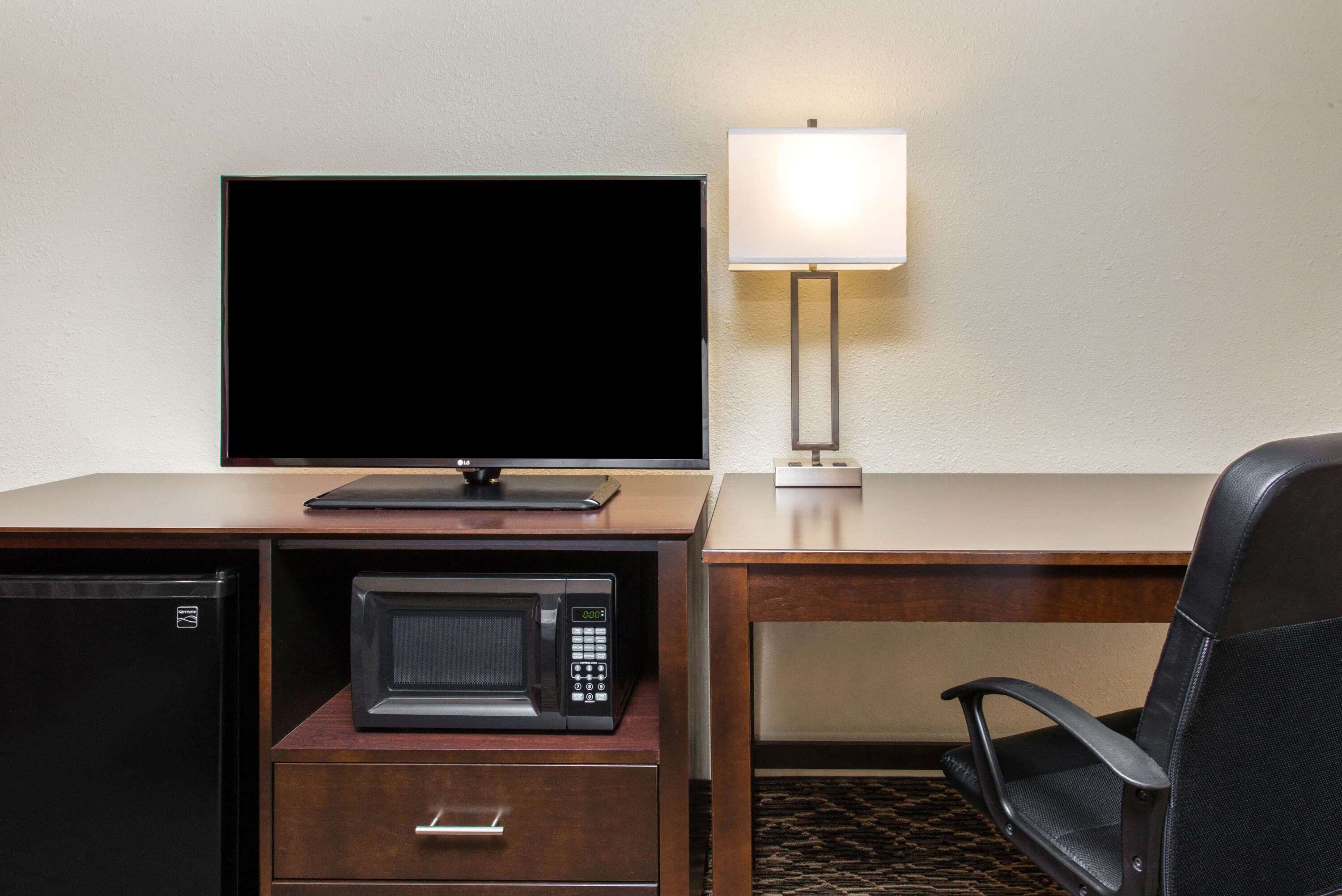 room, 1 king bed, non smoking | premium bedding, desk, laptop workspace, blackout curtains