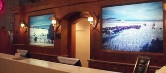 黃金鄉村旅店及賭場 - 紅獅飯店