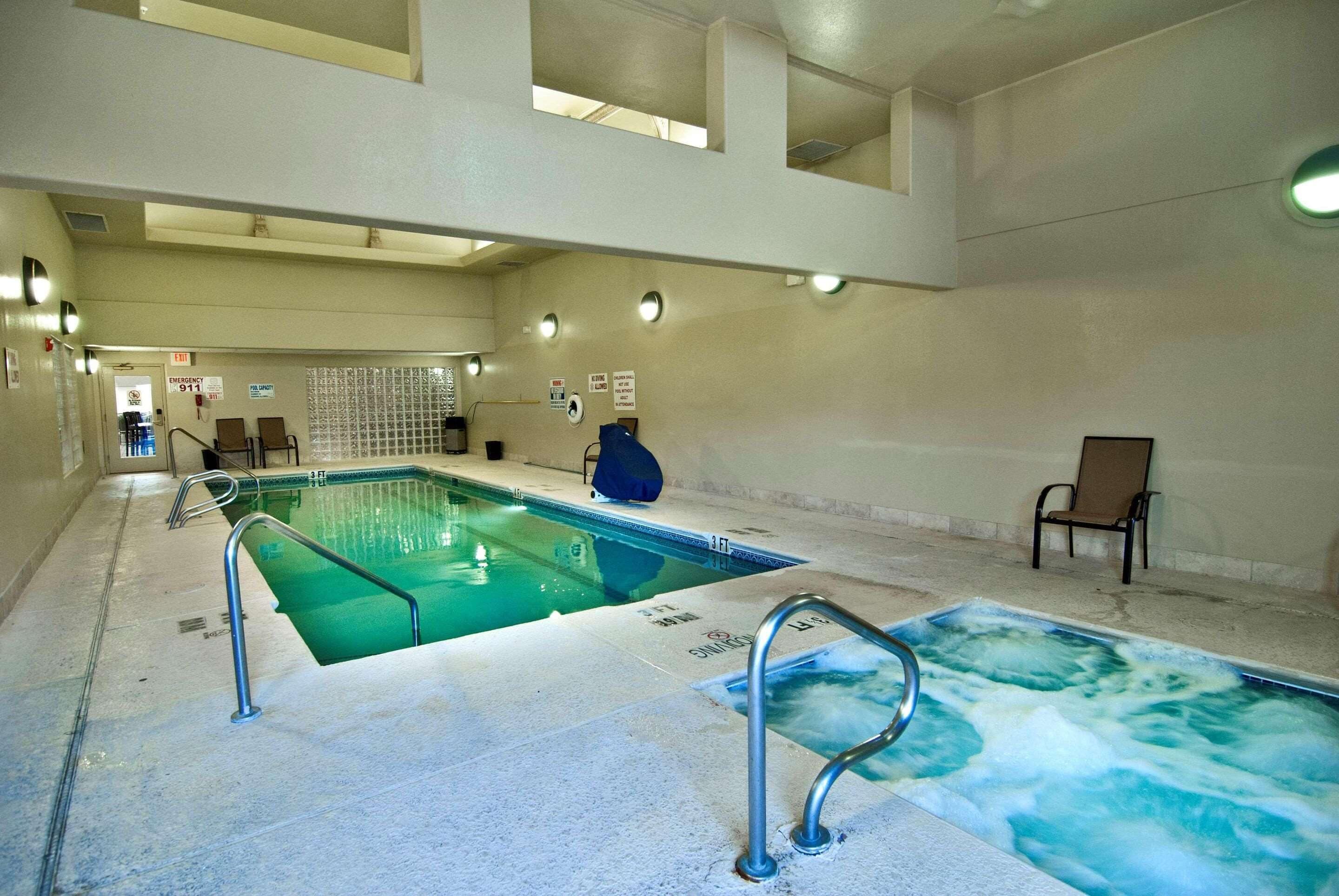 indoor pool, outdoor pool, open 6:00 am to 10:00 pm, pool loungers