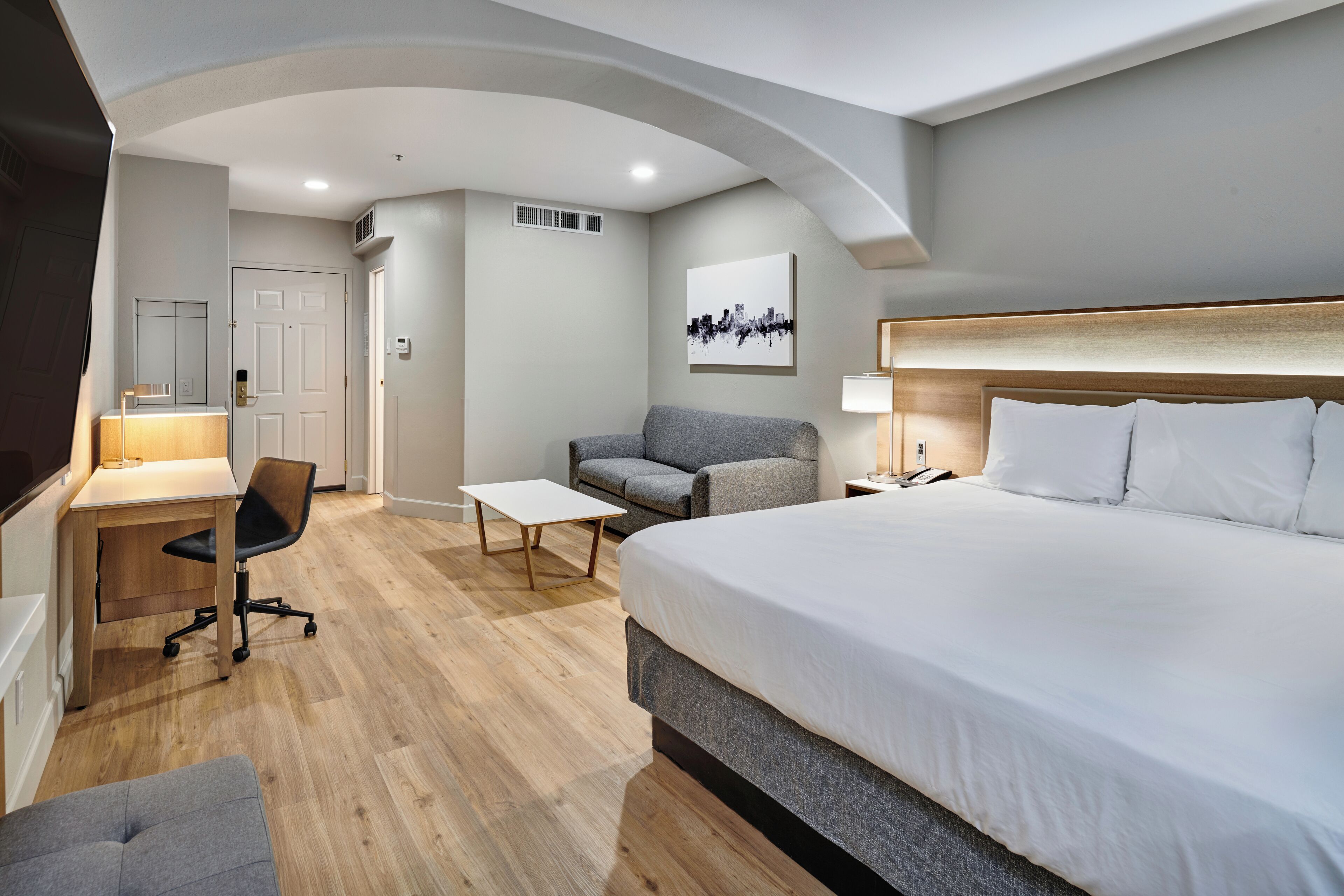 1 bedroom, premium bedding, desk, blackout curtains