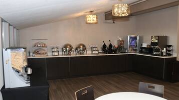 Free daily buffet breakfast